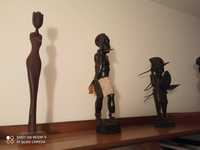 Vários artigos de decoração africanos