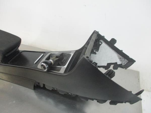 Consola central VOLKSWAGEN Passat (3C2)