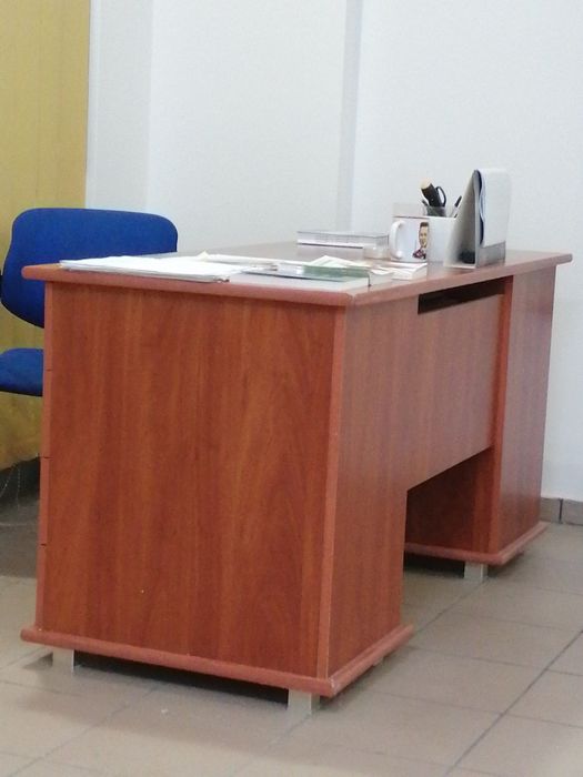 Biurko black red white