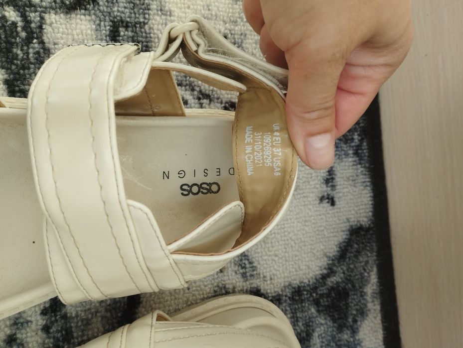 Продам жіночі босоніжки