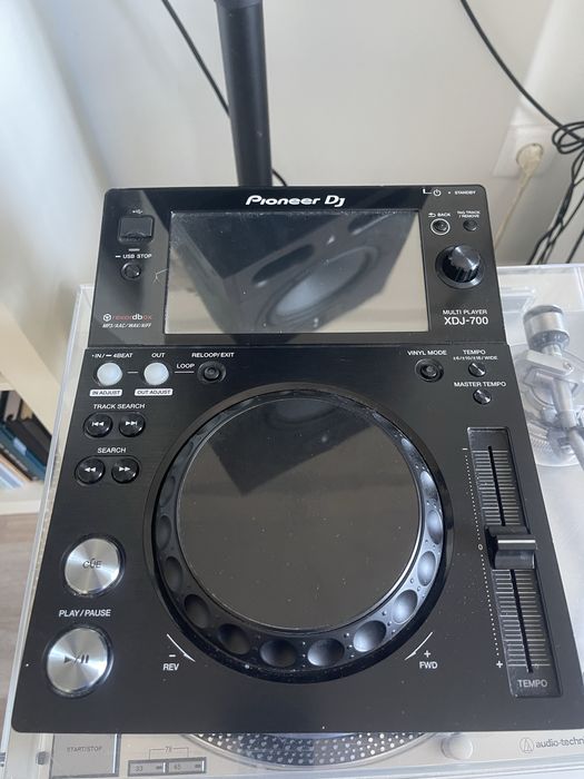 2 XDJ 700.