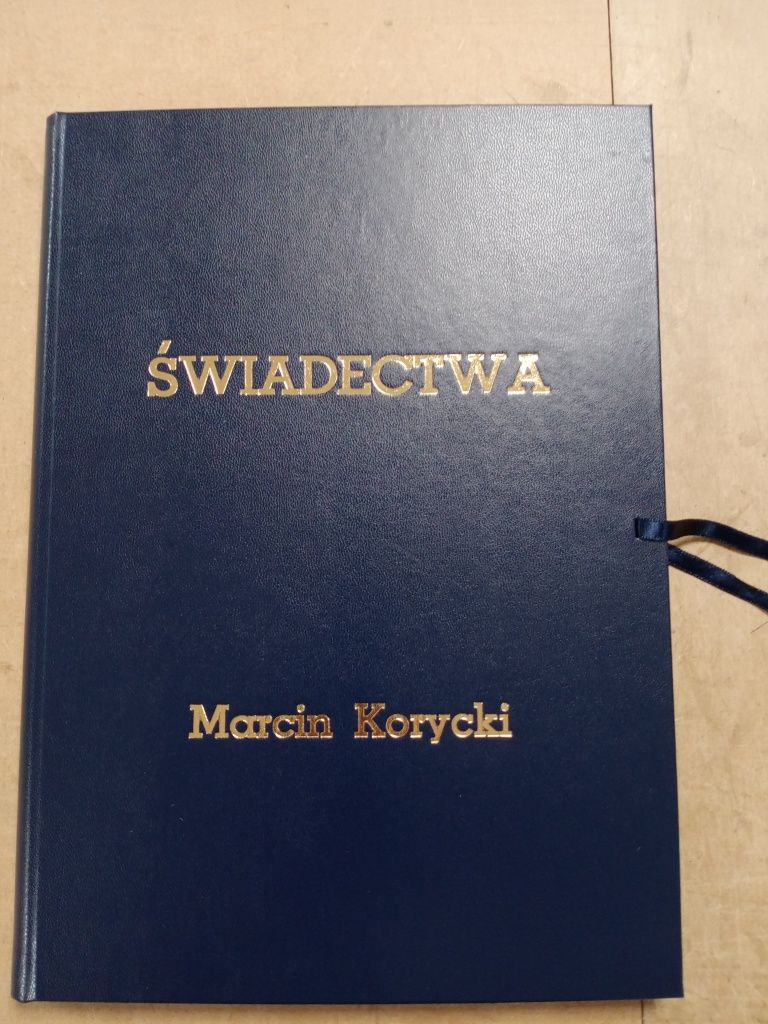 Teczka na Świadectwa