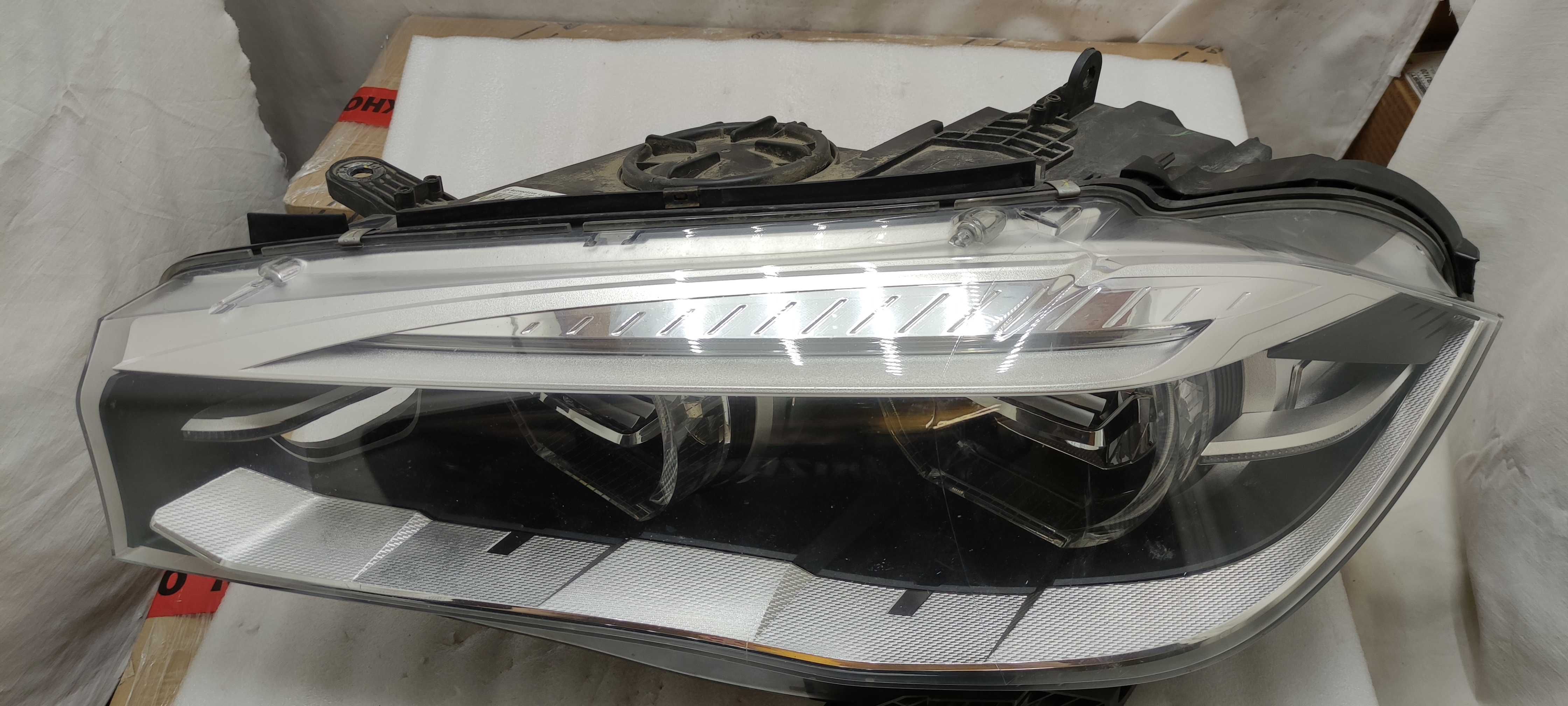 Фара левая  правая  BMW X5 F15 LED Adaptive  2014- бу без блоков