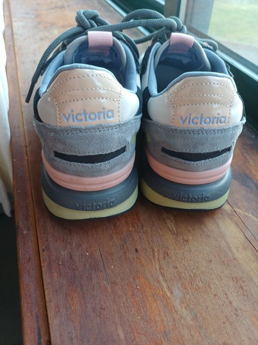 Sapatilhas mulher Vitória  também 41