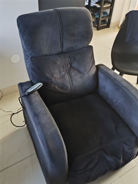 Fotel relaksacyjny z masażem