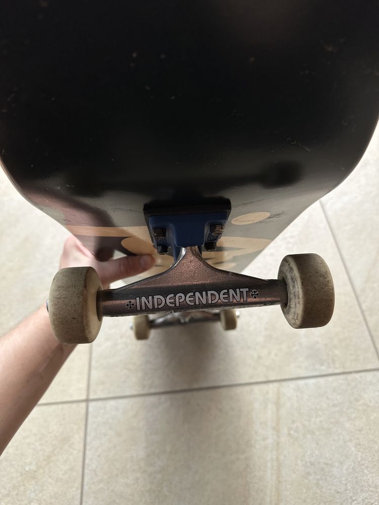 Deskorolka kompletna 8.0 mob independent bones reds kamuflage sk8