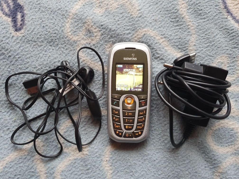 Продам телефон siemens c72