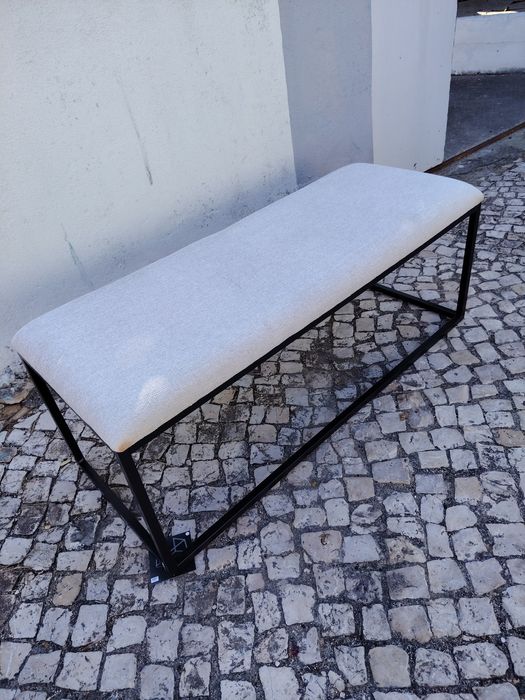 Banco em ferro novo