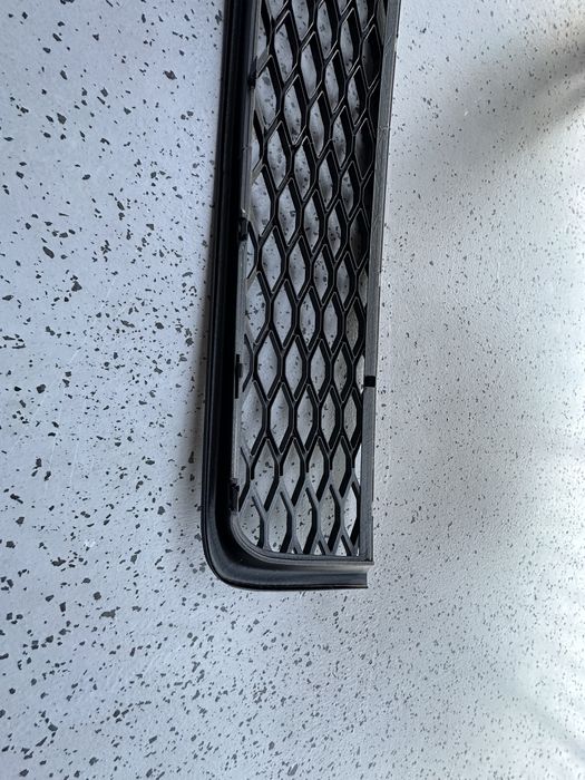 Kratka zderzaka s-line środkowa a4 b6