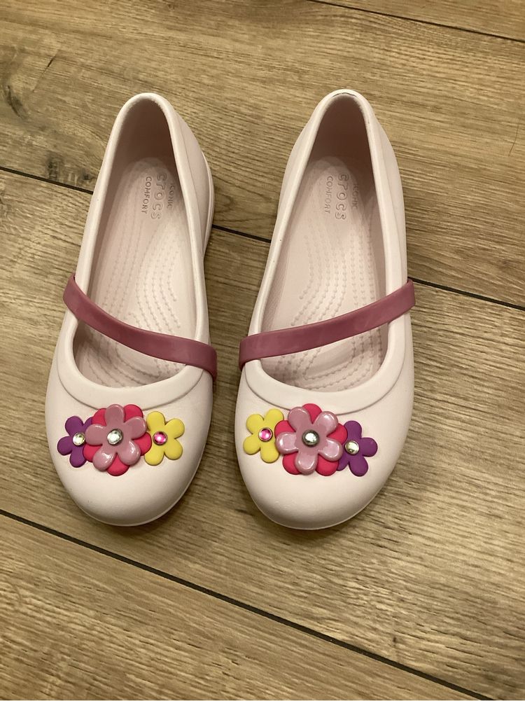 Crocs baleriny Charm Flat Kids J3 34-35