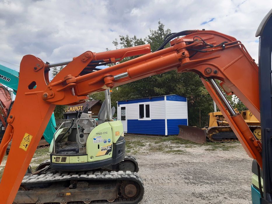 Екскаватор гусеничний HITACHI ZX30UR