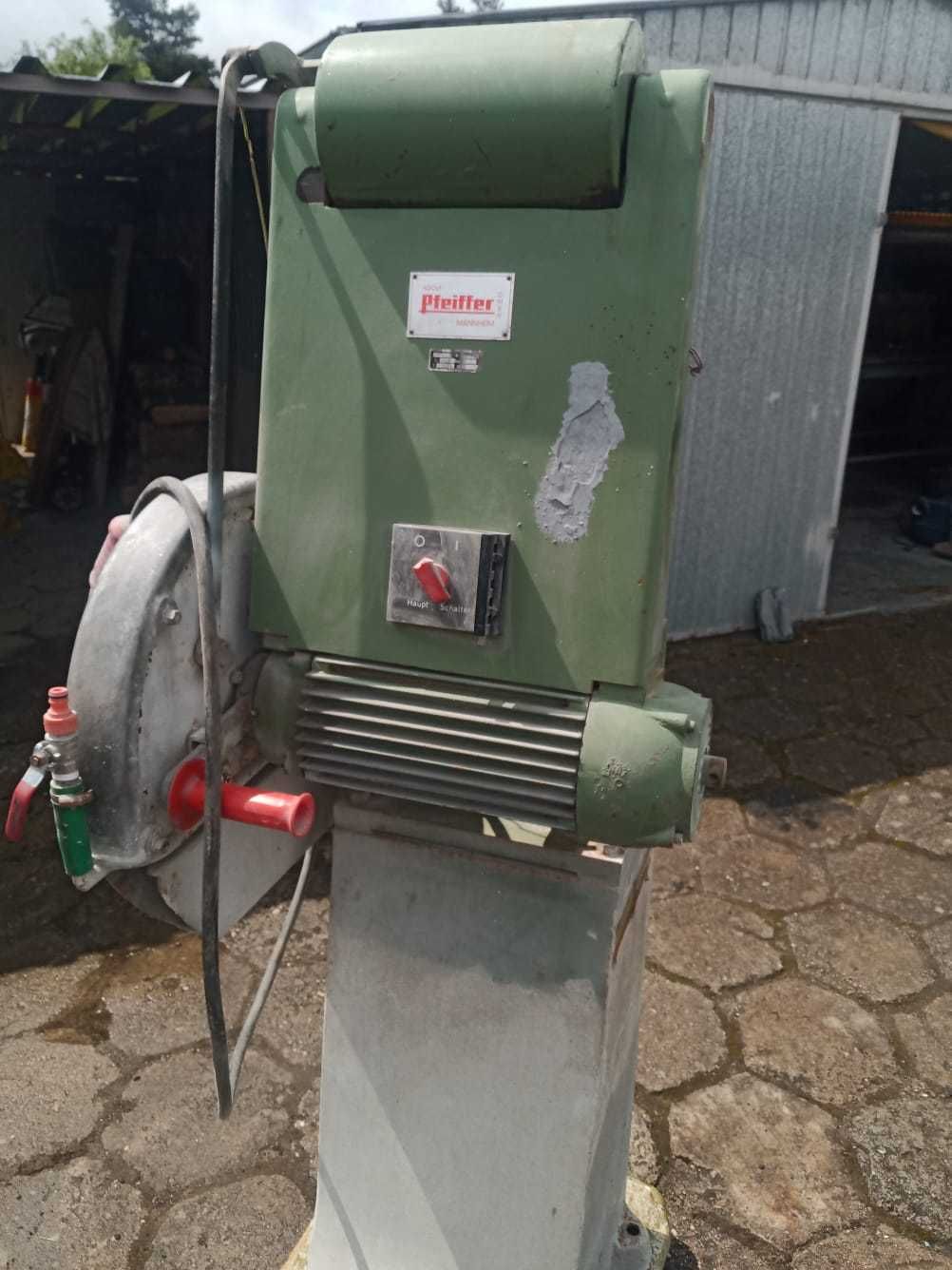Maszyna do cięcia Pfeiffer z silnikiem 26 kW tarcza do drewna 3300 zł