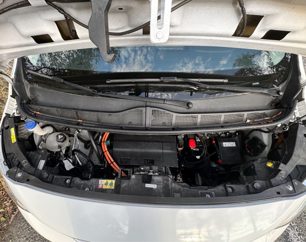 Автомобіль Peugeot e-Expert EV L2 100kW 50kWh