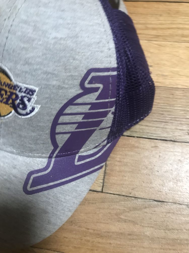 Капка Lakers