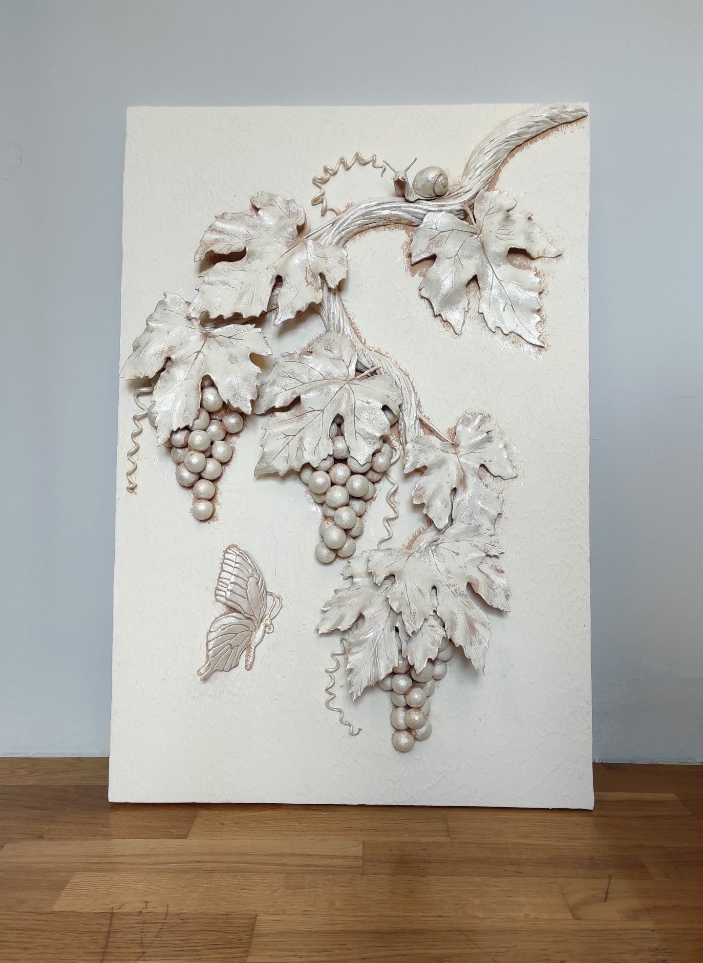 Płaskorzeźba Gałąź winogron, obraz 3D