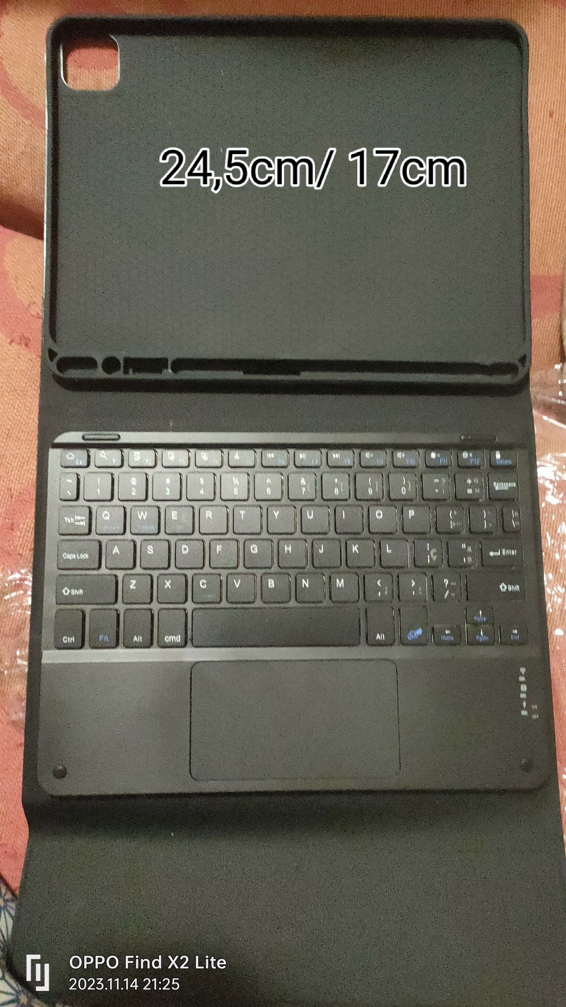 Capa com teclado bluetooth magnético