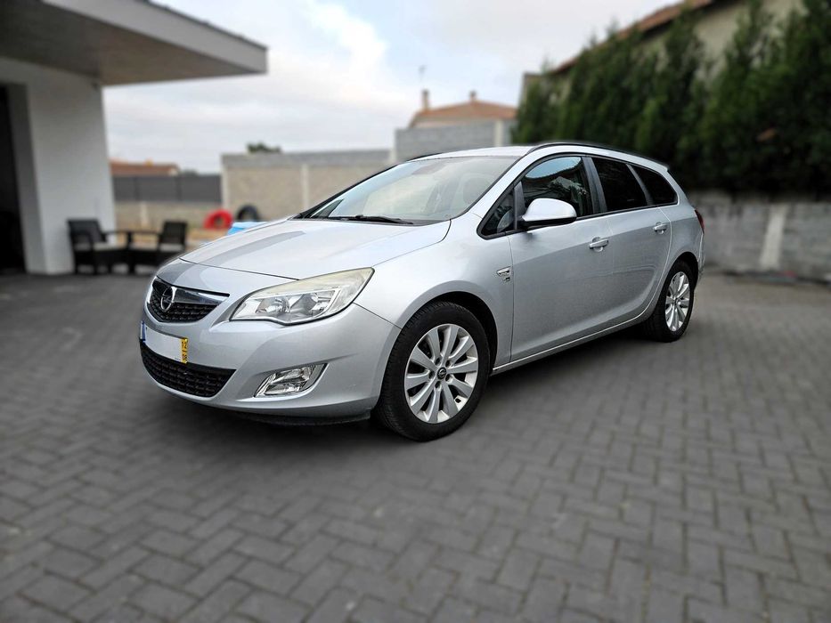 Opel Astra J Sports Tourer 1.7 CDTI (110cv) (versão 150 ADAM) (2012)