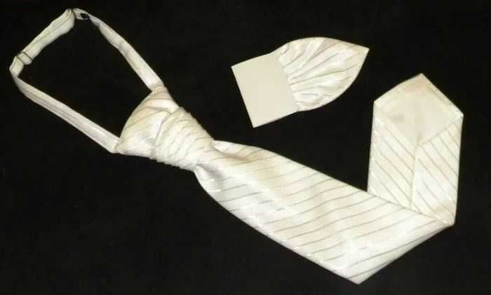 Zestaw krawat z poszetką perłowy biały jasny na ślub ślubny poszetka