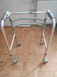 Balkonik, chodzik rehabilitacyjny na 4 kółkach