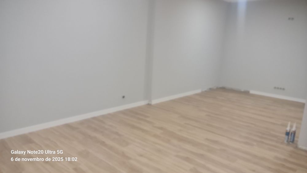 Loja 100m2  creixomil Guimarães