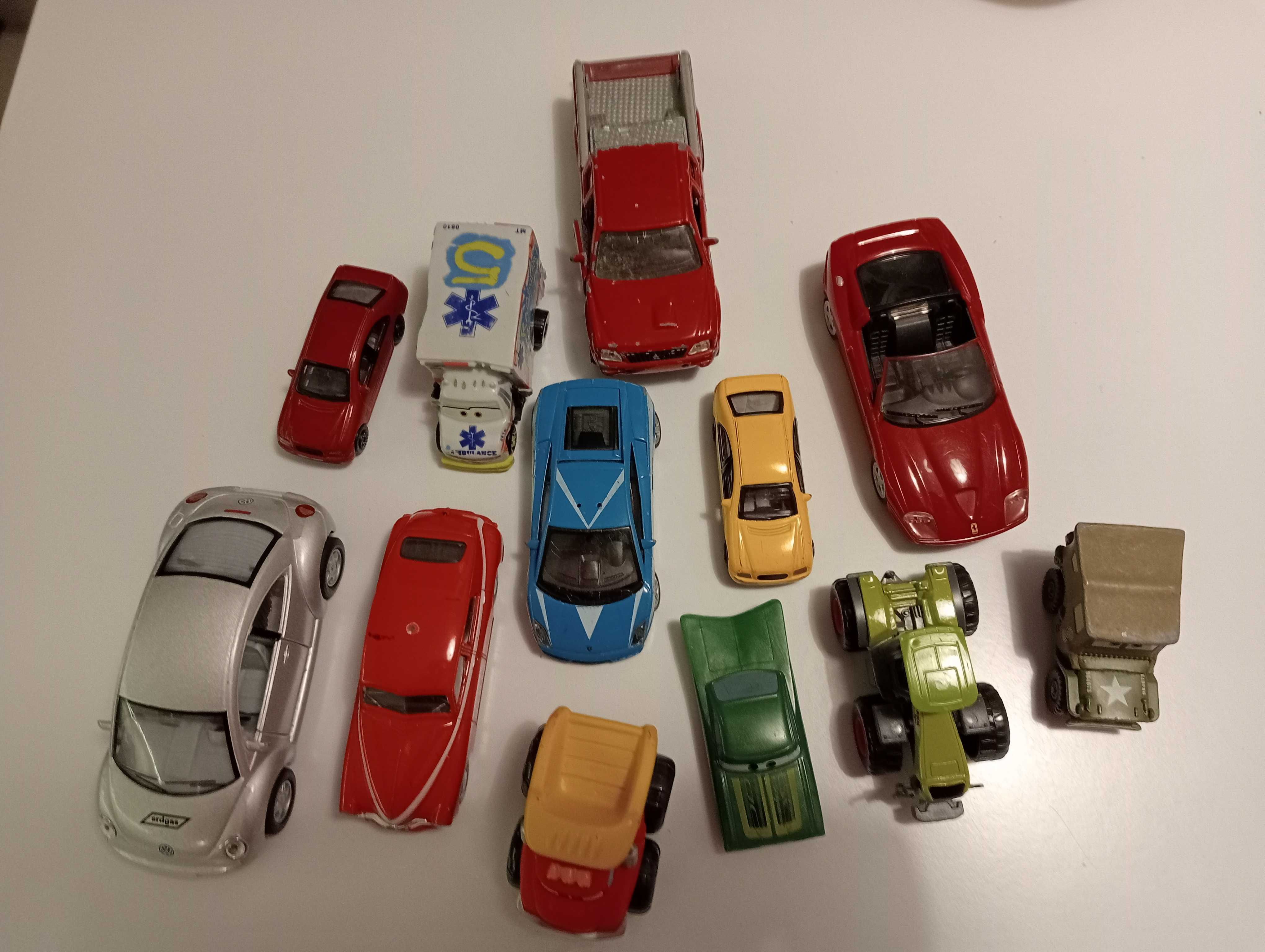 Zestaw - 12 szt samochodzików dla dziecka 3-9 lat