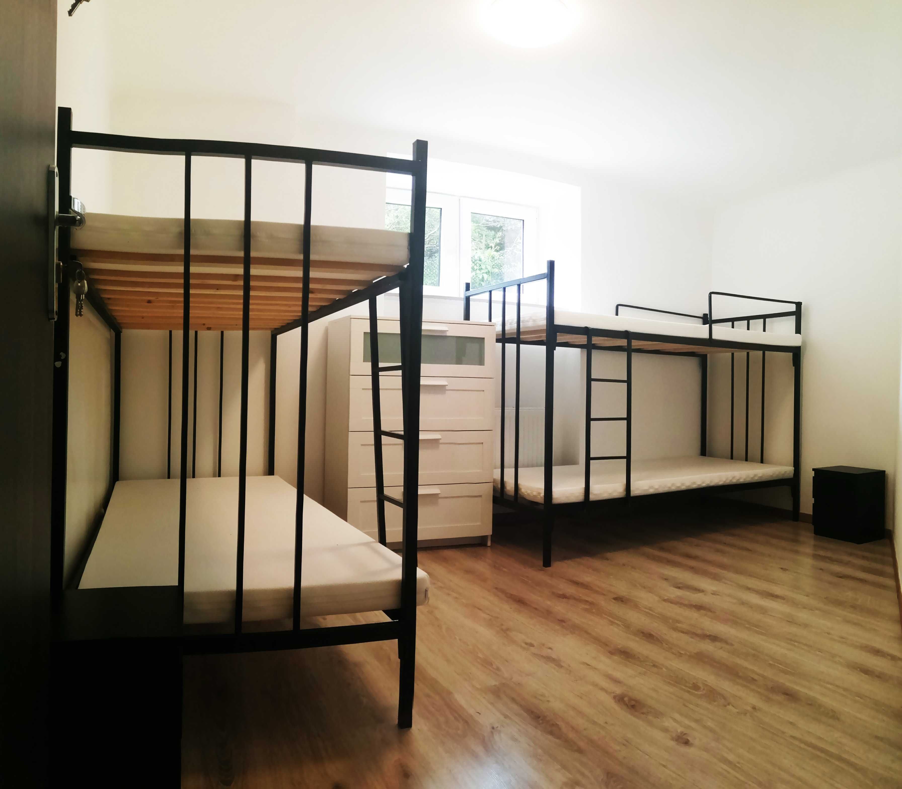 Pokój - Хостел, район WLOCHY ( ul. Jantar ) - 2-3-4 местные, Hostel.
