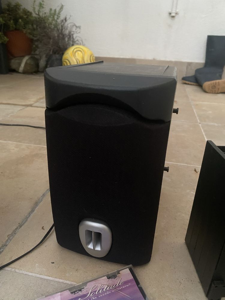 Leitor de cds e cassetes com duas colunas