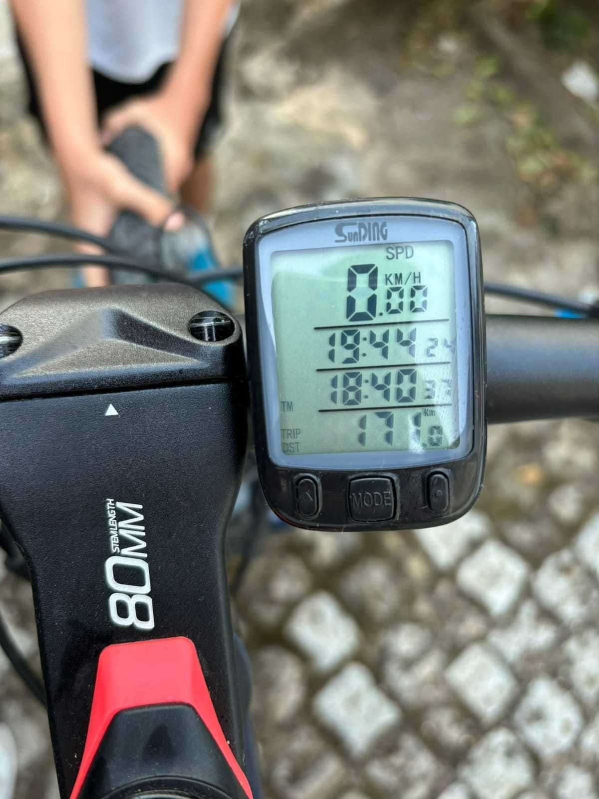 Bicicleta mais equipamento