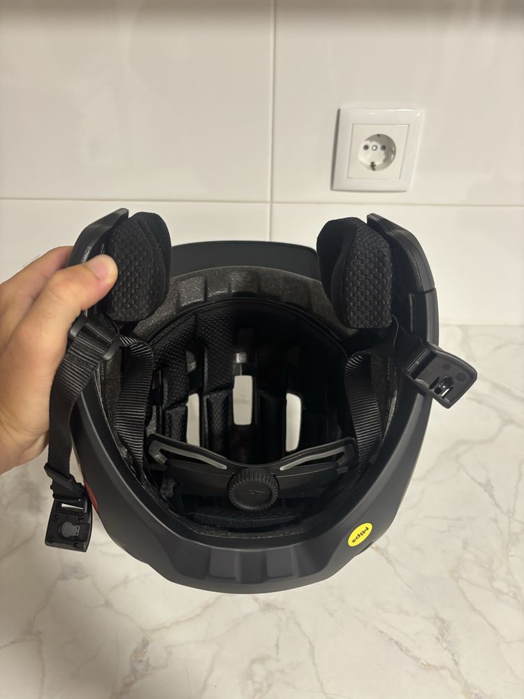 Capacete Bluegrass Jetro