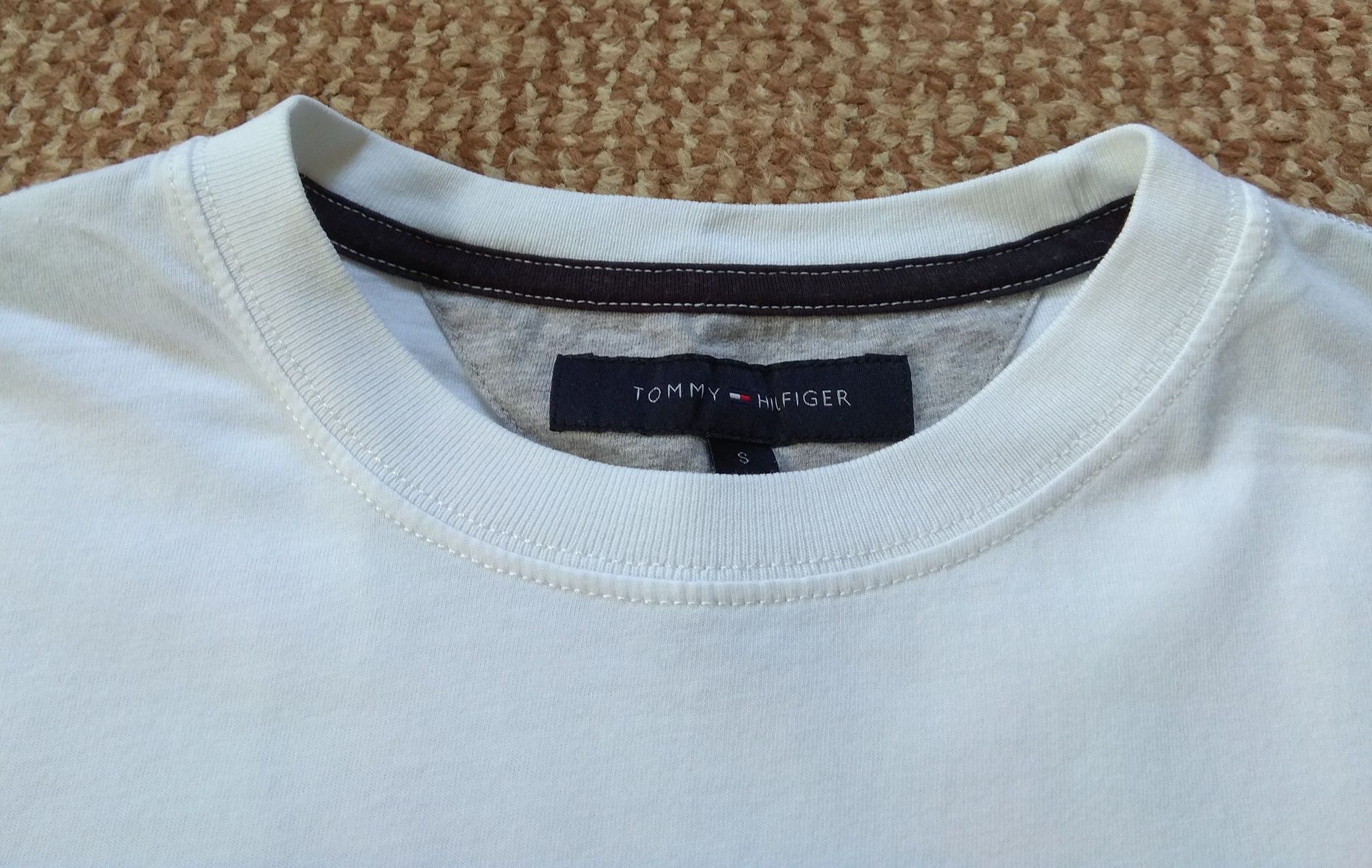 Tommy Hilfiger футболка белая оригинал S