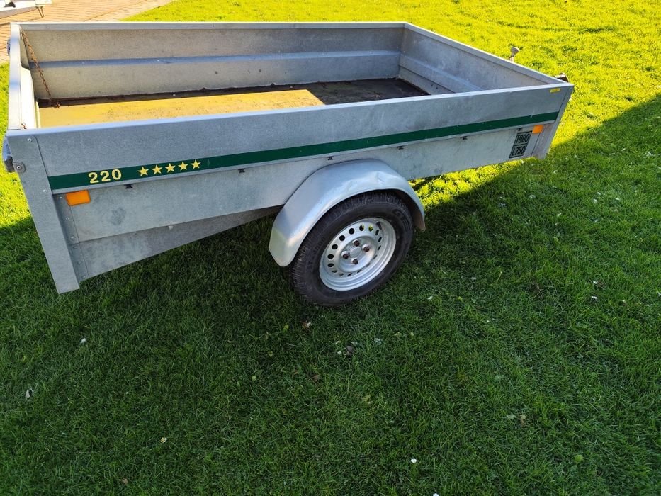 Sprzedam przyczepkę marki camp-let dmc 900kg z hamulcem najazdowym