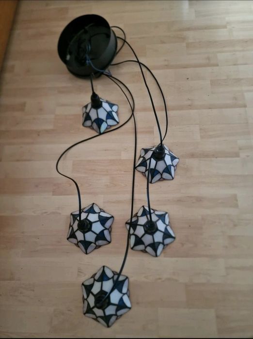 Piękna wiszącą lampa Tiffany 5 kloszy