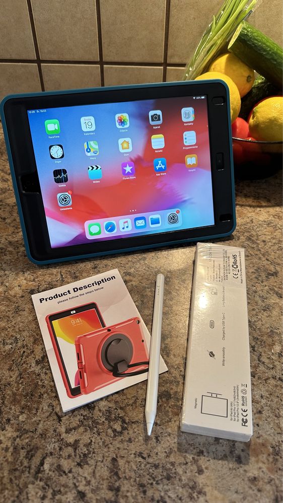 Tablet iPad Apple Retina 10” + nowe etui - cały zestaw