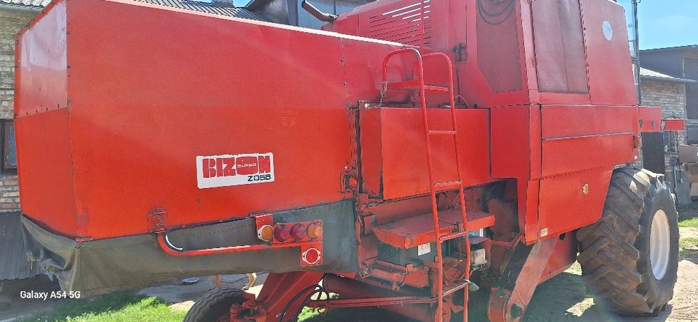 Kombajn Bizon Z056