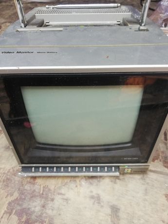 Tv portátel muito antigo