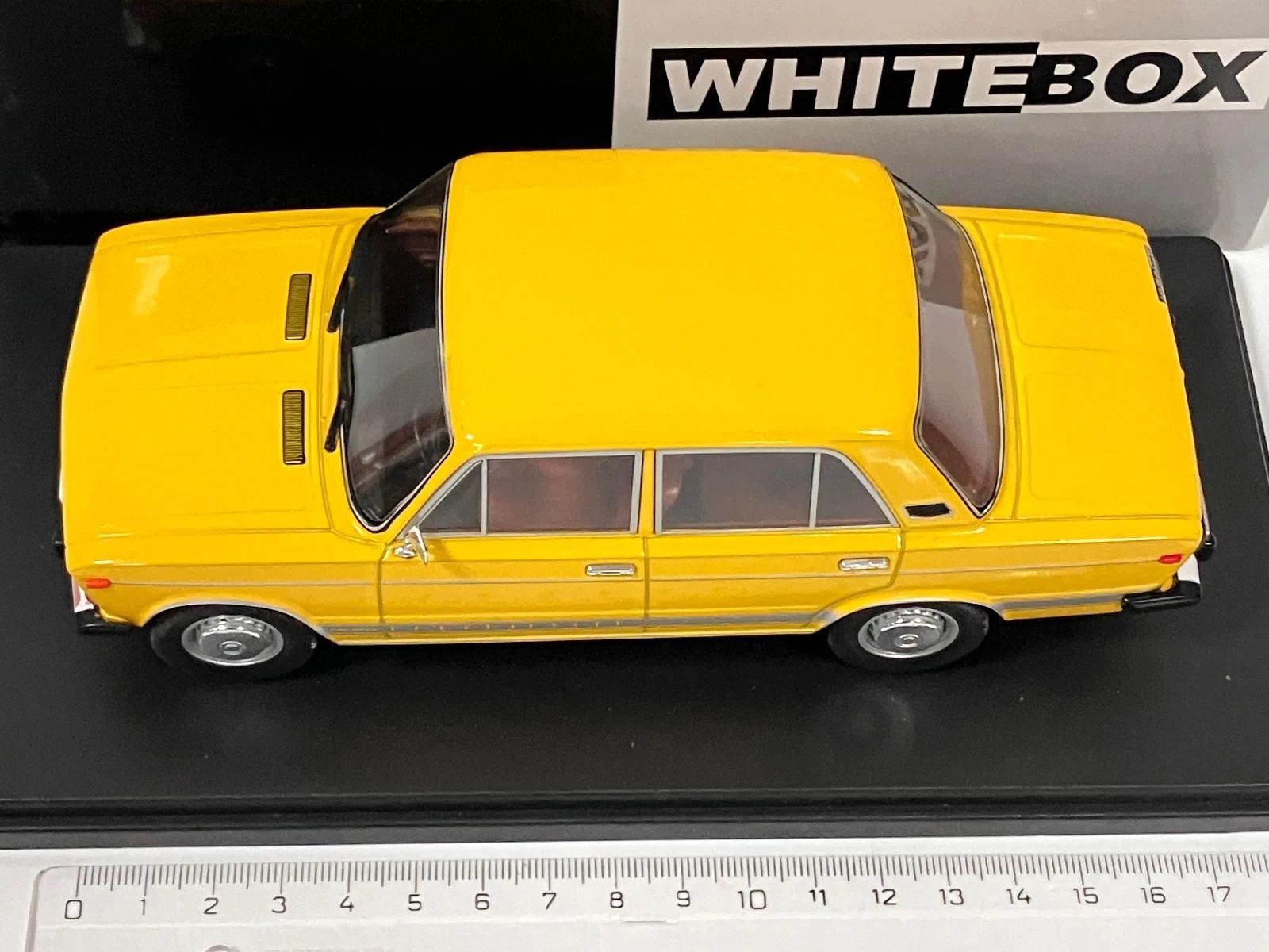 ВАЗ-2106 LADA (1976) желтая(1 :24)-WHITEBOX