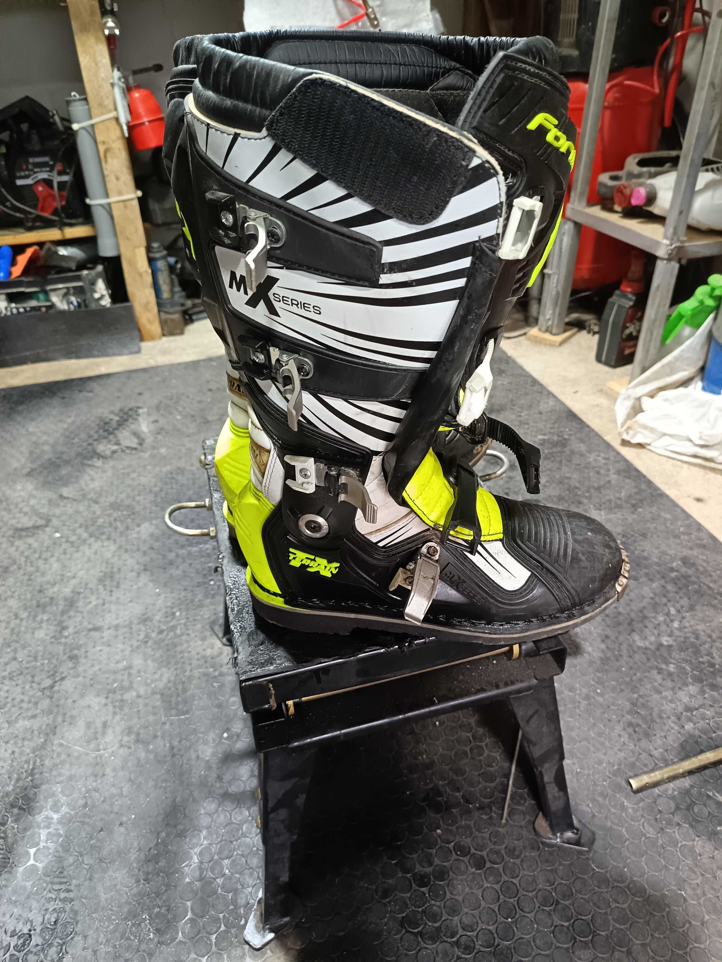 Vendo botas de motocross enduro forma em muito bom estado