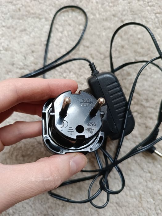AC adaptor model AK01G