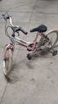 Vendo 3 bicicletas de criança uma roda 20 e duas 24