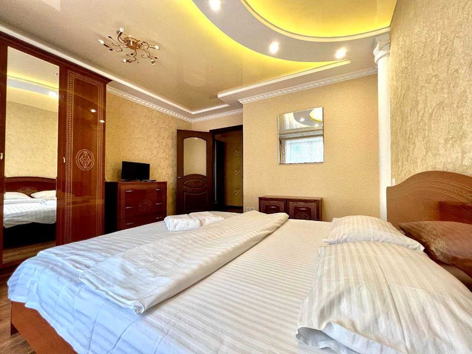 ApartPoltava 2ОКРЕМІ кімн,КУТОВА ванна,ЦЕНТР, СВІТЛО завжди КВЕДИ.5510