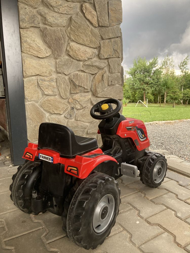 Traktor z przyczepą firmy smoby