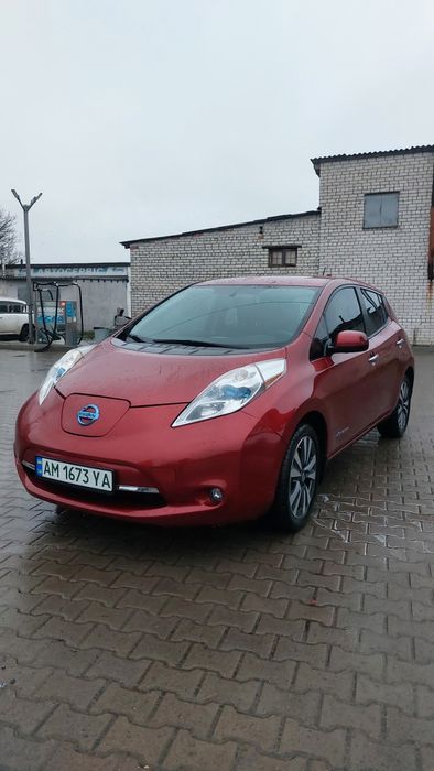 Nissan leaf.  ніссан ліф