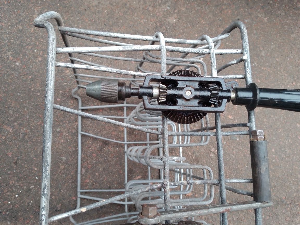 Дрель 180 гр ручная
