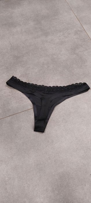 Stringi satynowe używane