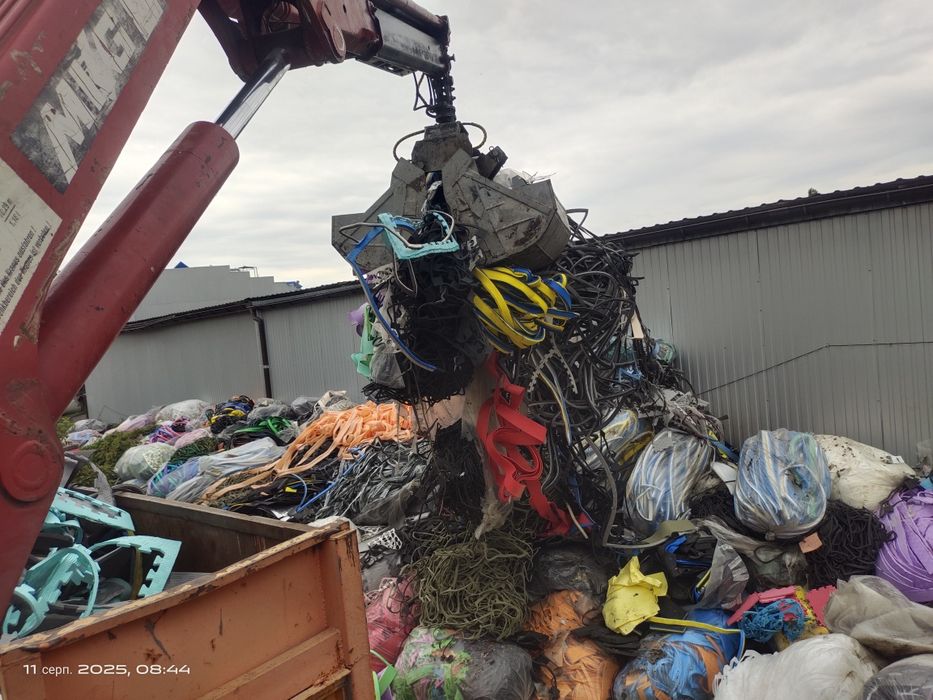 Вивоз любого хламу дорожче  ВсiХ на ЗиЛ, КАМАЗ. Погрузка 0 грн 00 коп.