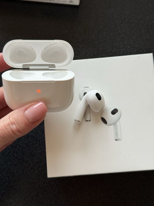 Продам навушники Airpods