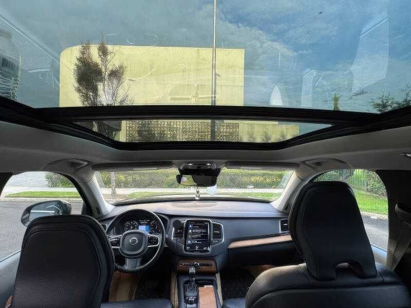 2022 Volvo XC90 T5 Momentum
