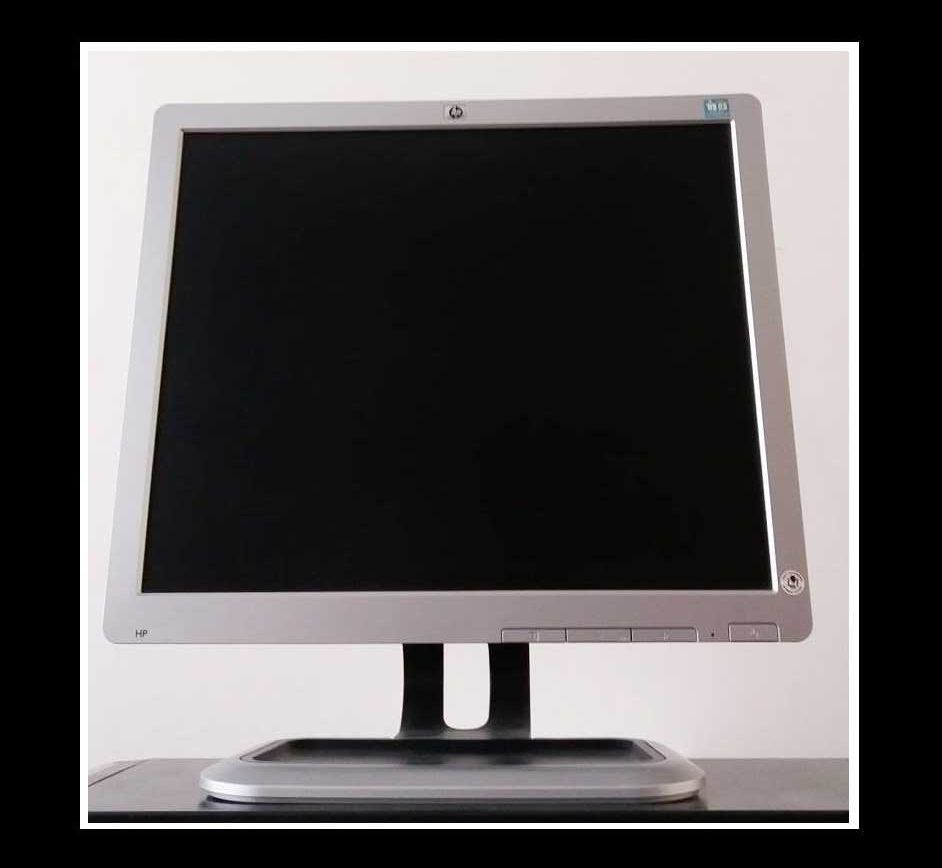 * Monitor LCD 19" *