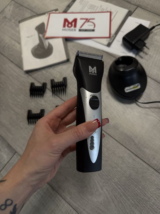 Moser Chromstyle pro професійна машинка для стрижки