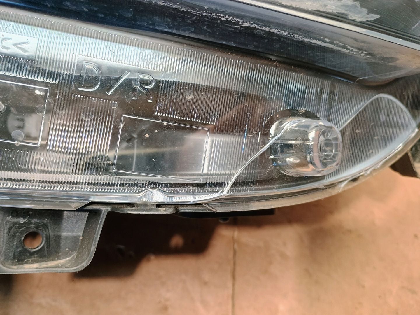LAMPA PRZÓD PRAWA FORD S MAX FULL LED 15- EM2B-13W029-CN